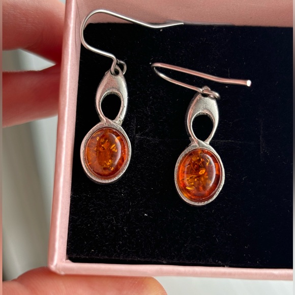 💛St Justin Jewellery – Bird Knot Earrings – AMBER - Picture 8 of 9